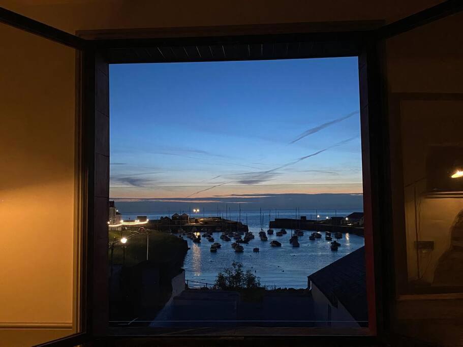 Island House - Panoramic Harbour Views *