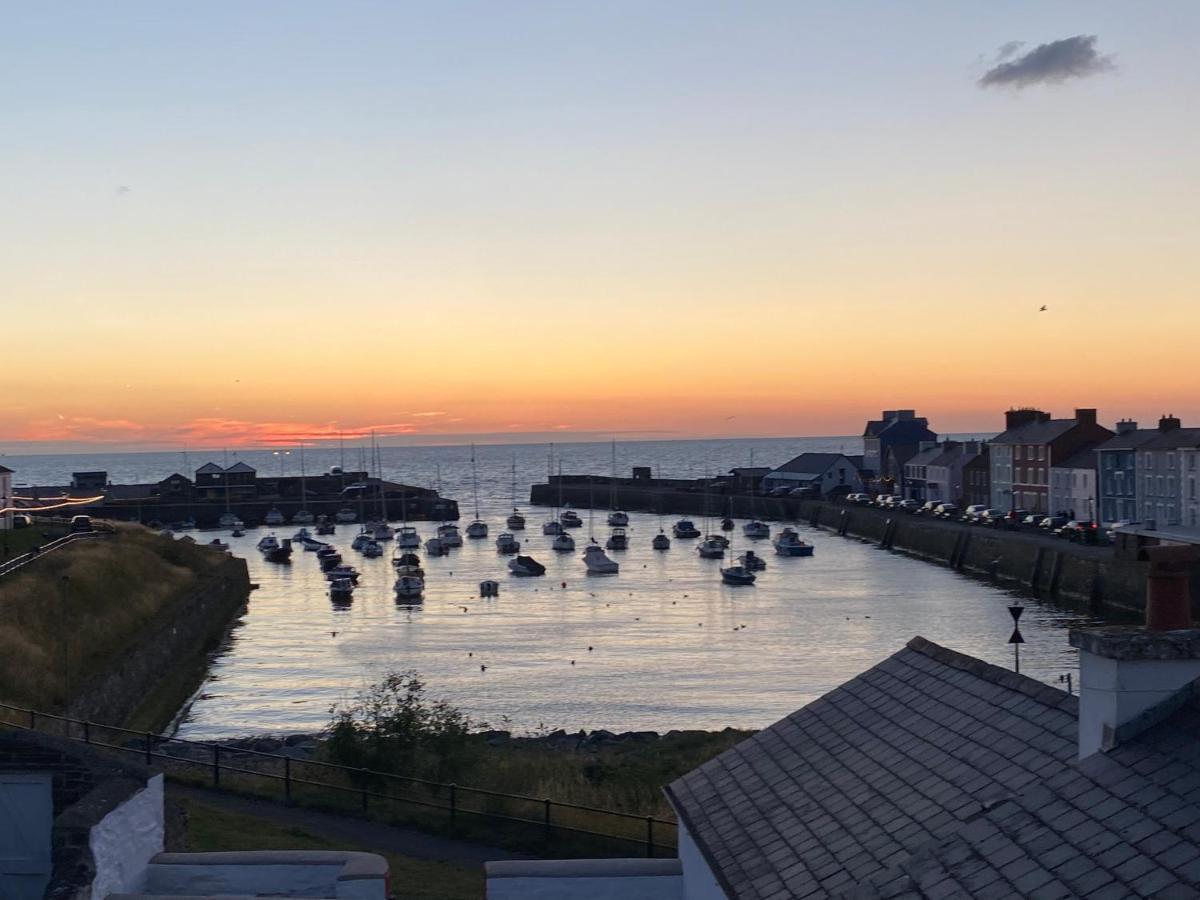 Holiday home Island House - Panoramic Harbour Views Aberaeron